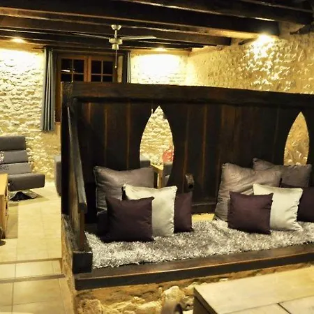 Domaine Des Grands Bois 펜션 *